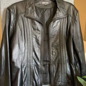 100% leather jacket  black with pockets